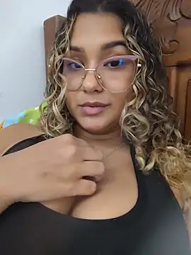 Snapshot of BrendaGirs chatting on July 2026 01:02:02 AM BrendaGirs online show from July 2026 01:02:02 AM