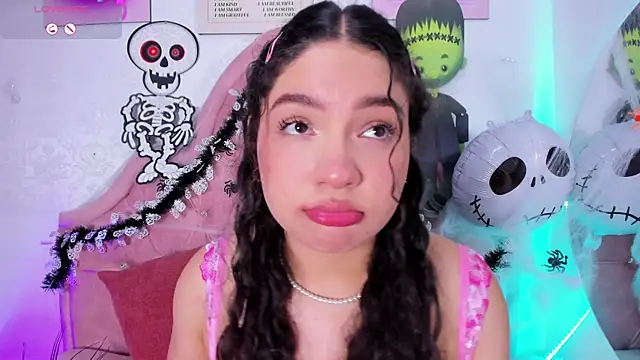 amandalee01 online show from October 2025 07:04:02 PM