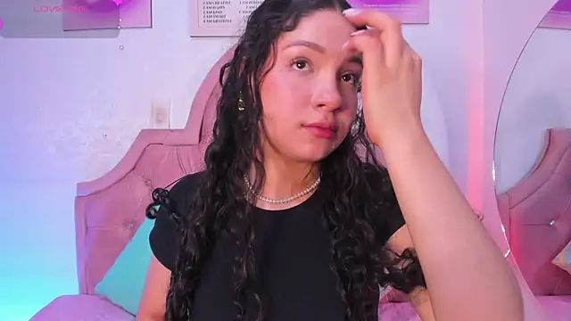 amandalee01 online show from September 2025 07:14:01 PM