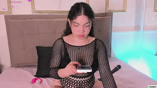 amandalee01 online show from April 2026 09:38:01 PM