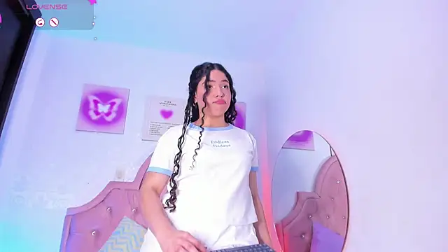 amandalee01 online show from November 2025 08:01:01 PM