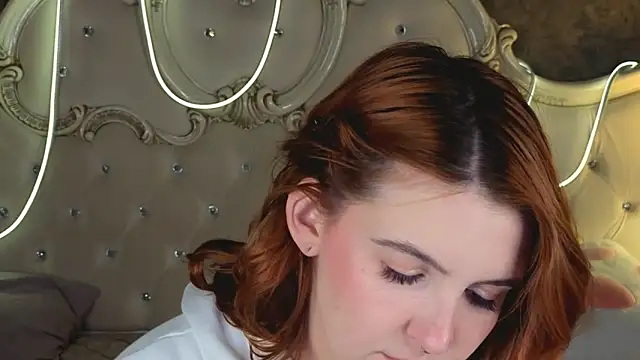 Snapshot of Melanie_Stoun chatting on October 2025 06:19:01 PM Melanie Stoun online show from October 2025 06:19:01 PM
