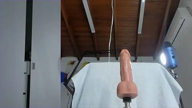 Lucy carter  online show from June 2026 05:52:01 PM