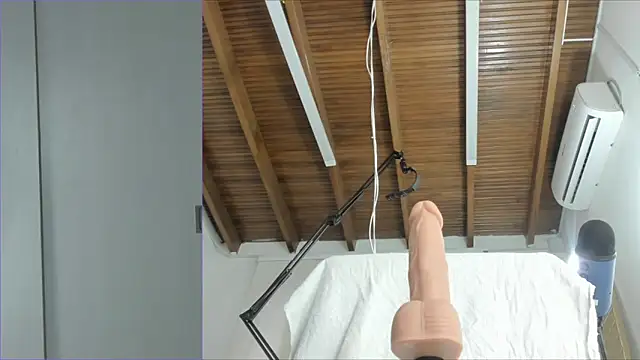 Lucy carter  online show from October 2025 03:00:01 PM