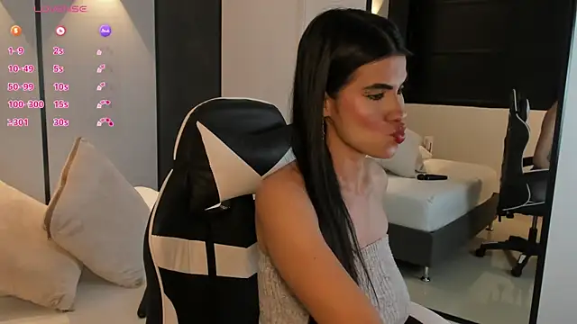 stephanya  online show from October 2025 08:17:02 PM