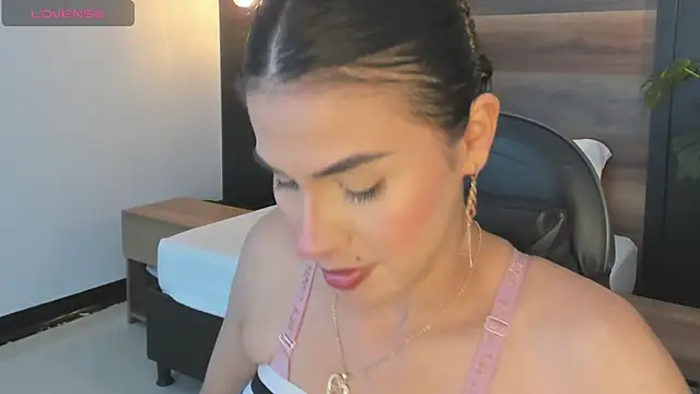 stephanya  online show from February 2026 07:38:01 PM