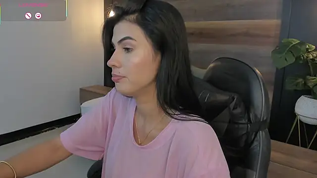 stephanya  online show from February 2026 07:25:01 PM