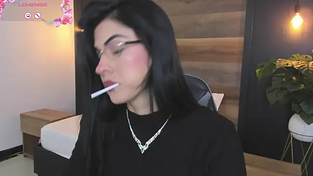 Snapshot of stephanya_ chatting on May 2026 07:51:01 PM stephanya online show from May 2026 07:51:01 PM