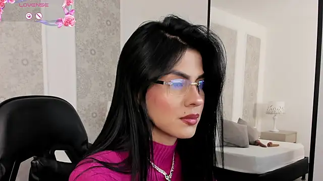 Snapshot of stephanya_ chatting on May 2026 07:44:02 PM stephanya online show from May 2026 07:44:02 PM