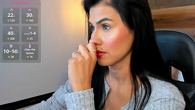 stephanya  online show from November 2025 08:45:01 PM