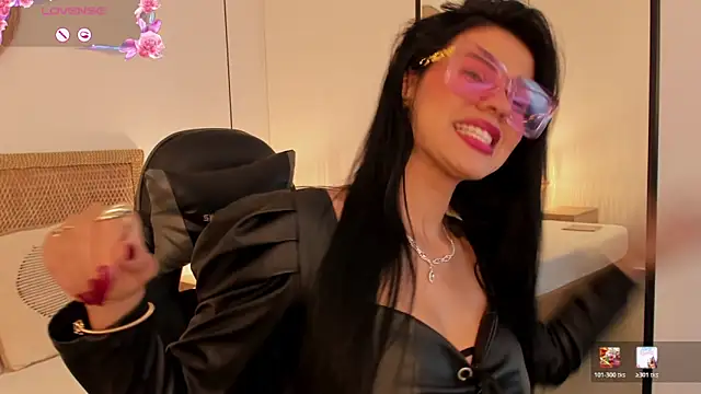 Snapshot of stephanya_ chatting on April 2026 07:42:01 PM stephanya online show from April 2026 07:42:01 PM