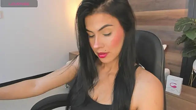 stephanya  online show from December 2025 07:18:01 PM