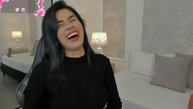 Snapshot of stephanya_ chatting on June 2026 07:33:01 PM stephanya online show from June 2026 07:33:01 PM