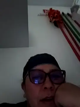 Darly Gomez online show from October 2025 08:00:01 PM