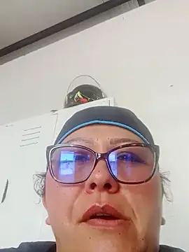 Darly Gomez online show from February 2025 03:31:01 PM