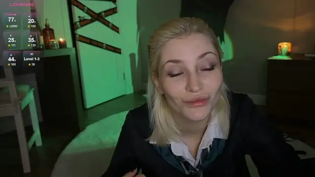 alexa novak online show from October 2025 12:40:02 AM