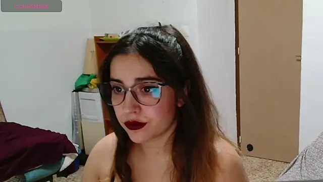 Snapshot of Ursumi1 chatting on February 2025 04:32:02 PM Ursumi1 online show from February 2025 04:32:02 PM