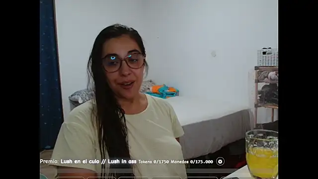 Snapshot of Ursumi1 chatting on September 2025 08:01:02 PM Ursumi1 online show from September 2025 08:01:02 PM
