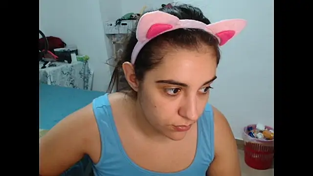 Snapshot of Ursumi1 chatting on October 2025 03:54:02 PM Ursumi1 online show from October 2025 03:54:02 PM