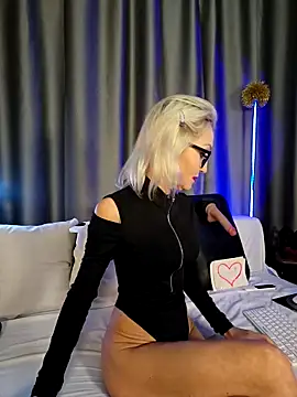 Snapshot of Milforja chatting on February 2026 06:49:02 PM Milforja online show from February 2026 06:49:02 PM