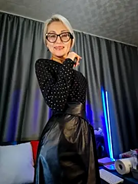 Snapshot of Milforja chatting on October 2025 08:30:01 PM Milforja online show from October 2025 08:30:01 PM