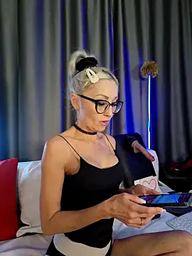 Snapshot of Milforja chatting on February 2026 02:27:02 PM Milforja online show from February 2026 02:27:02 PM