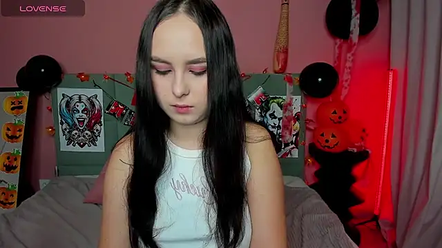 BeatriceReeves online show from October 2025 01:05:01 AM