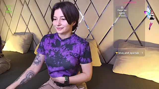 Ishtar Divine online show from October 2025 04:22:01 AM