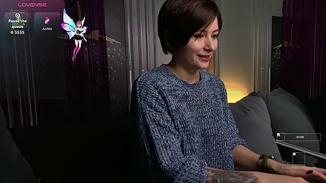 Ishtar Divine online show from November 2025 03:15:01 PM