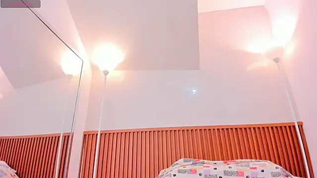 aggy castel online show from February 2026 04:09:02 PM