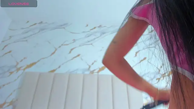 aggy castel online show from April 2026 02:36:02 PM