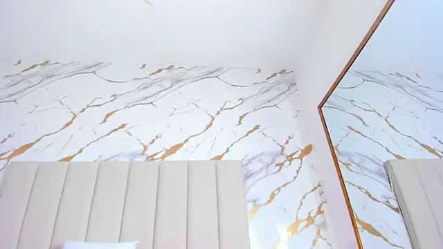 aggy castel online show from April 2026 02:18:02 PM