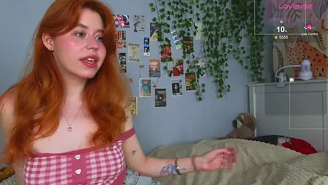 Snapshot of Penny_Staaar chatting on June 2026 05:37:02 AM Penny Staaar online show from June 2026 05:37:02 AM