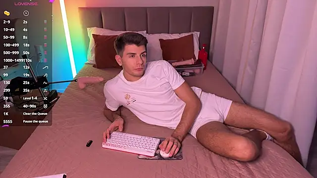 Walt Enjoy online show from November 2025 06:08:01 PM