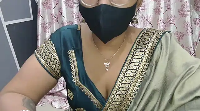 Snapshot of Jiya__1 chatting on December 2024 04:39:02 PM Jiya 1 online show from December 2024 04:39:02 PM