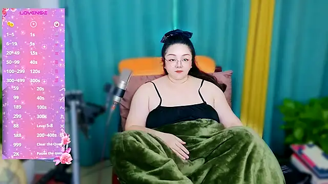 Weiwei5200 online show from October 2025 11:53:02 AM