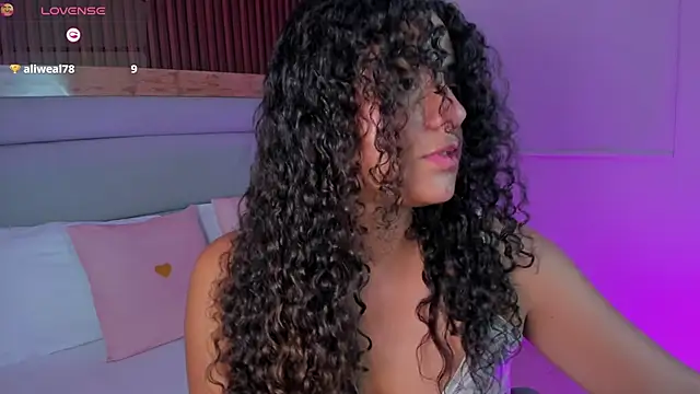 yaya23x online show from February 2026 07:34:01 PM