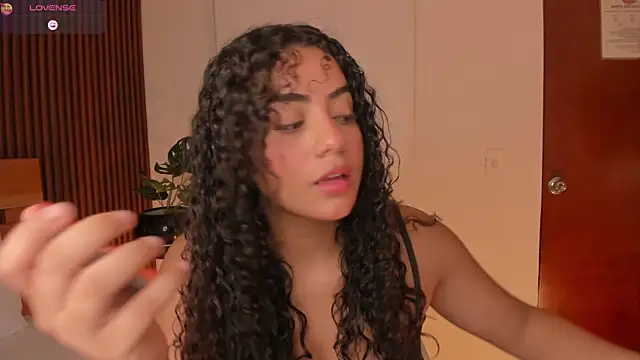 yaya23x online show from February 2026 01:55:01 PM