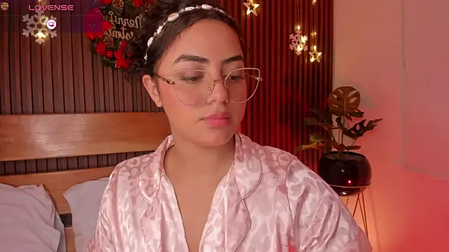 yaya23x online show from December 2025 05:38:01 PM