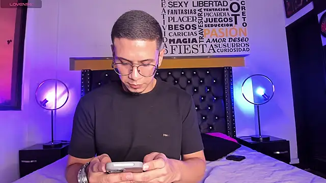 JoshMillerr  online show from March 2025 09:35:01 PM