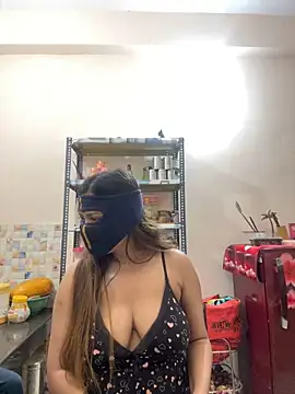 Snapshot of HoneyBearCpl chatting on February 2025 04:14:02 PM HoneyBearCpl online show from February 2025 04:14:02 PM