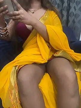 Snapshot of HoneyBearCpl chatting on October 2025 04:22:02 PM HoneyBearCpl online show from October 2025 04:22:02 PM