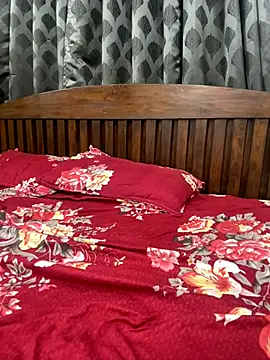 Snapshot of HoneyBearCpl chatting on November 2025 03:39:02 PM HoneyBearCpl online show from November 2025 03:39:02 PM