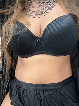 Snapshot of HoneyBearCpl chatting on December 2025 04:30:02 PM HoneyBearCpl online show from December 2025 04:30:02 PM