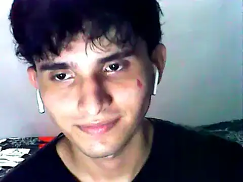 Snapshot of Charley_quin chatting on January 2025 11:46:01 PM Charley quin online show from January 2025 11:46:01 PM