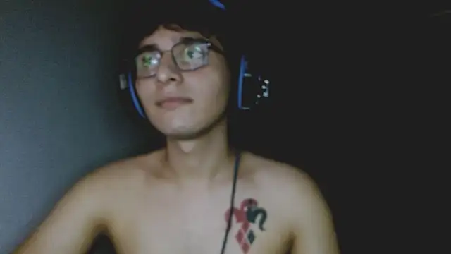 Snapshot of Charley_quin chatting on September 2025 02:39:02 AM Charley quin online show from September 2025 02:39:02 AM