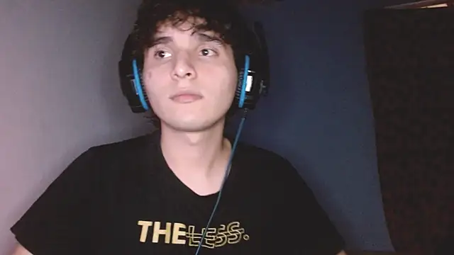 Snapshot of Charley_quin chatting on October 2025 03:28:02 AM Charley quin online show from October 2025 03:28:02 AM