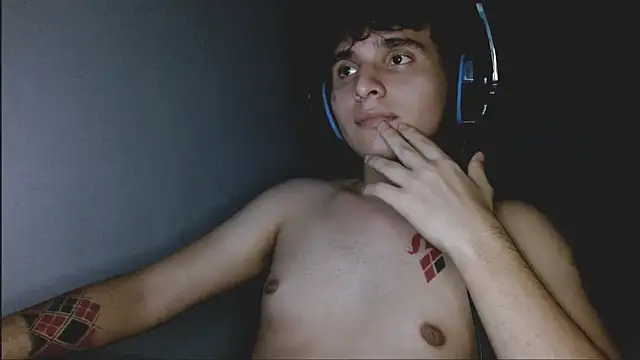 Snapshot of Charley_quin chatting on September 2025 02:16:02 AM Charley quin online show from September 2025 02:16:02 AM