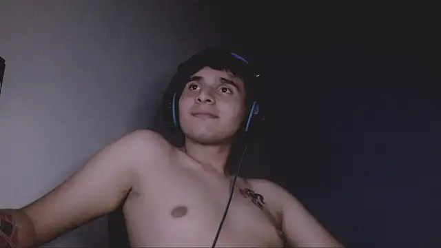 Snapshot of Charley_quin chatting on September 2025 03:17:01 AM Charley quin online show from September 2025 03:17:01 AM