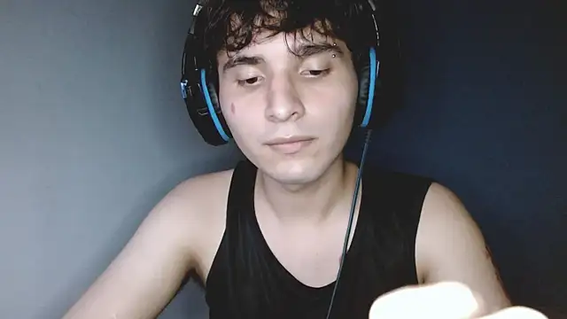 Snapshot of Charley_quin chatting on October 2025 02:49:02 AM Charley quin online show from October 2025 02:49:02 AM